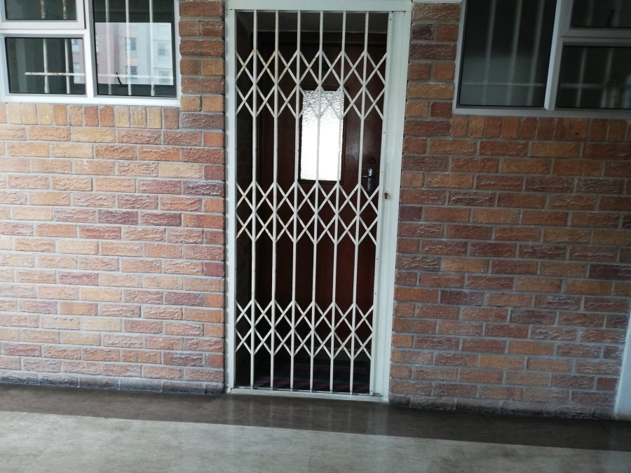 1 Bedroom Property for Sale in Summerstrand Eastern Cape